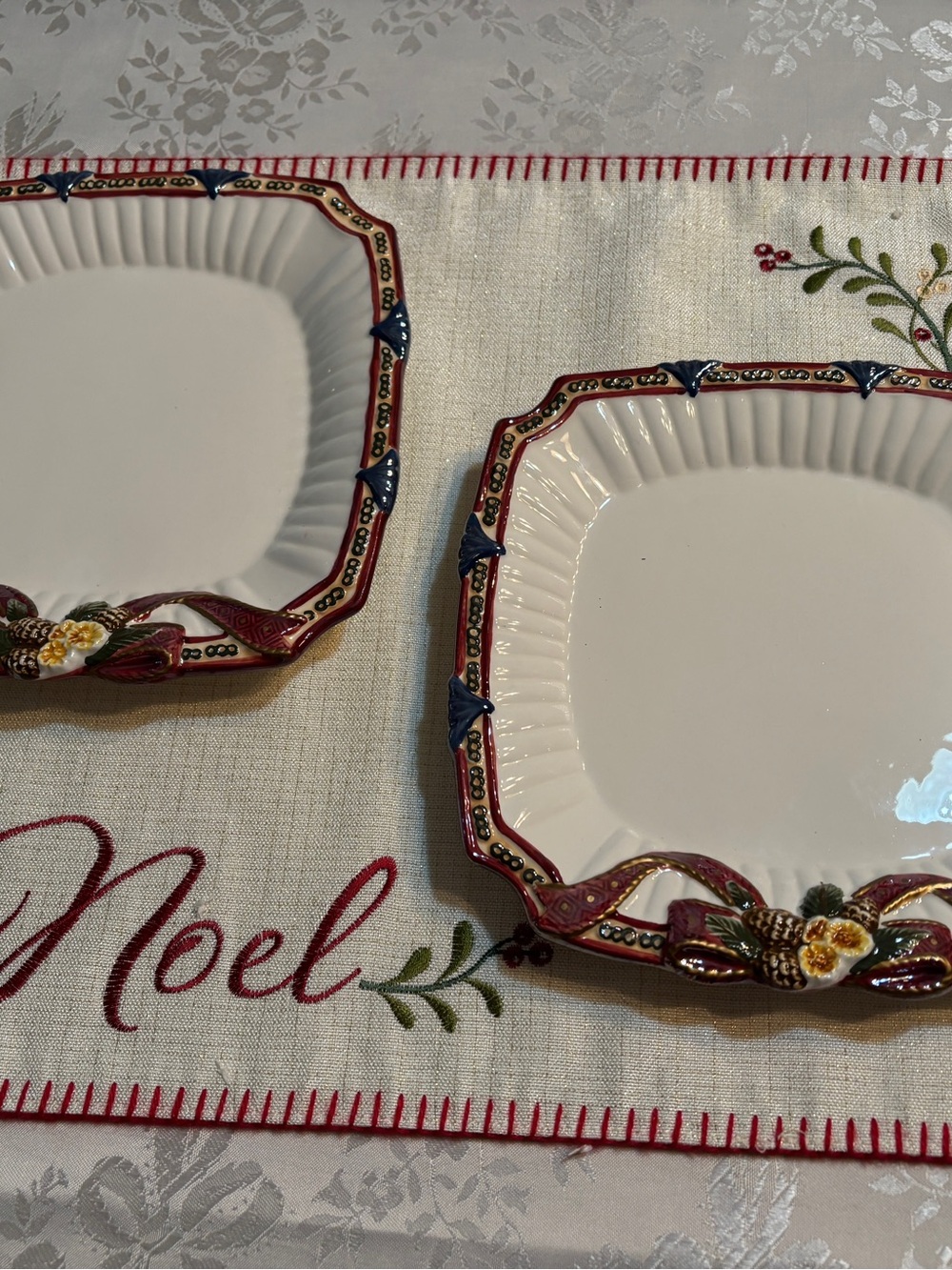 Bella Gasa By Ganz Rectangle Dessert Plates 2 Holiday Rope/Pinecones 8 x 8